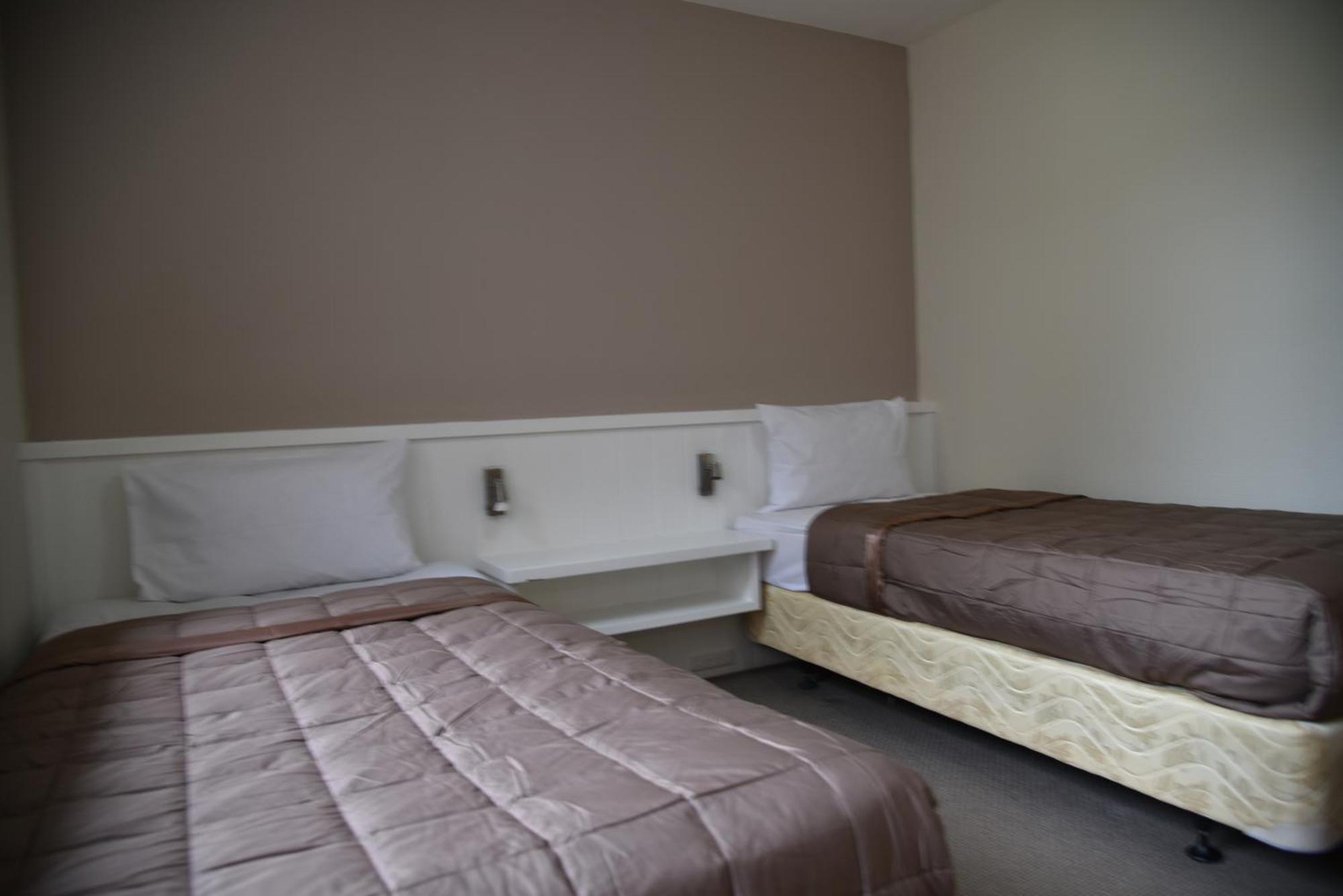 Aotea Lodge Porirua Bagian luar foto