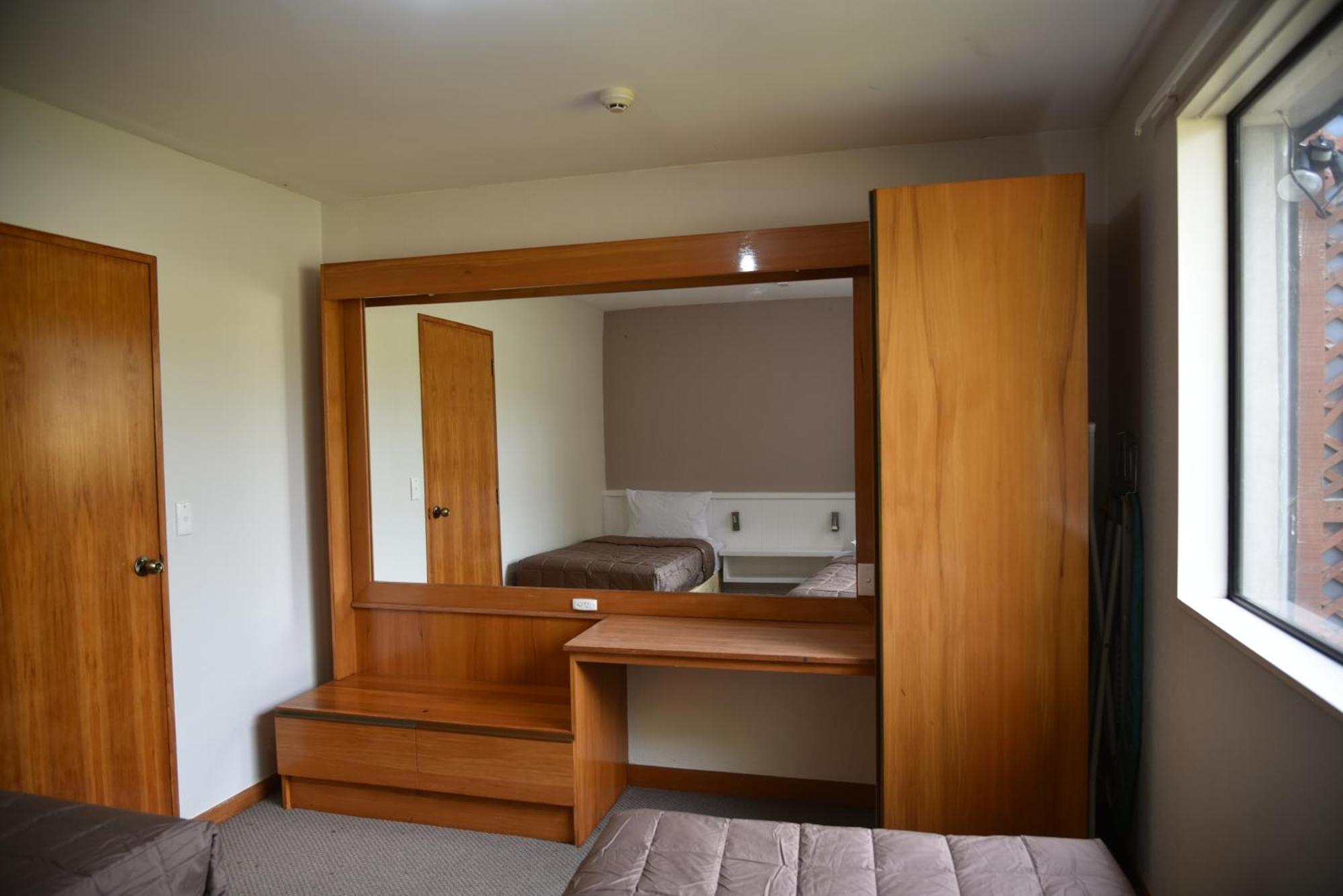 Aotea Lodge Porirua Bagian luar foto