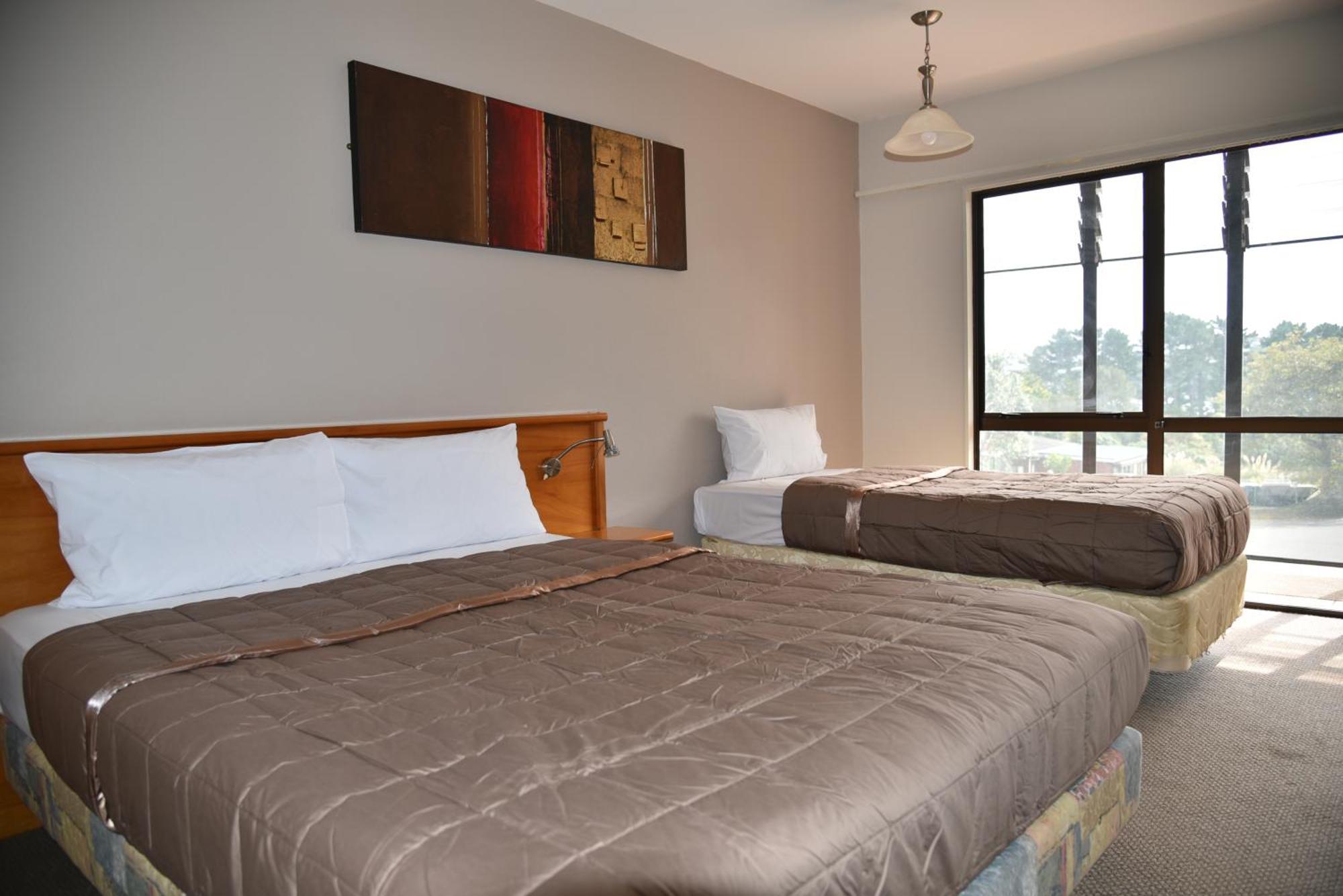 Aotea Lodge Porirua Bagian luar foto