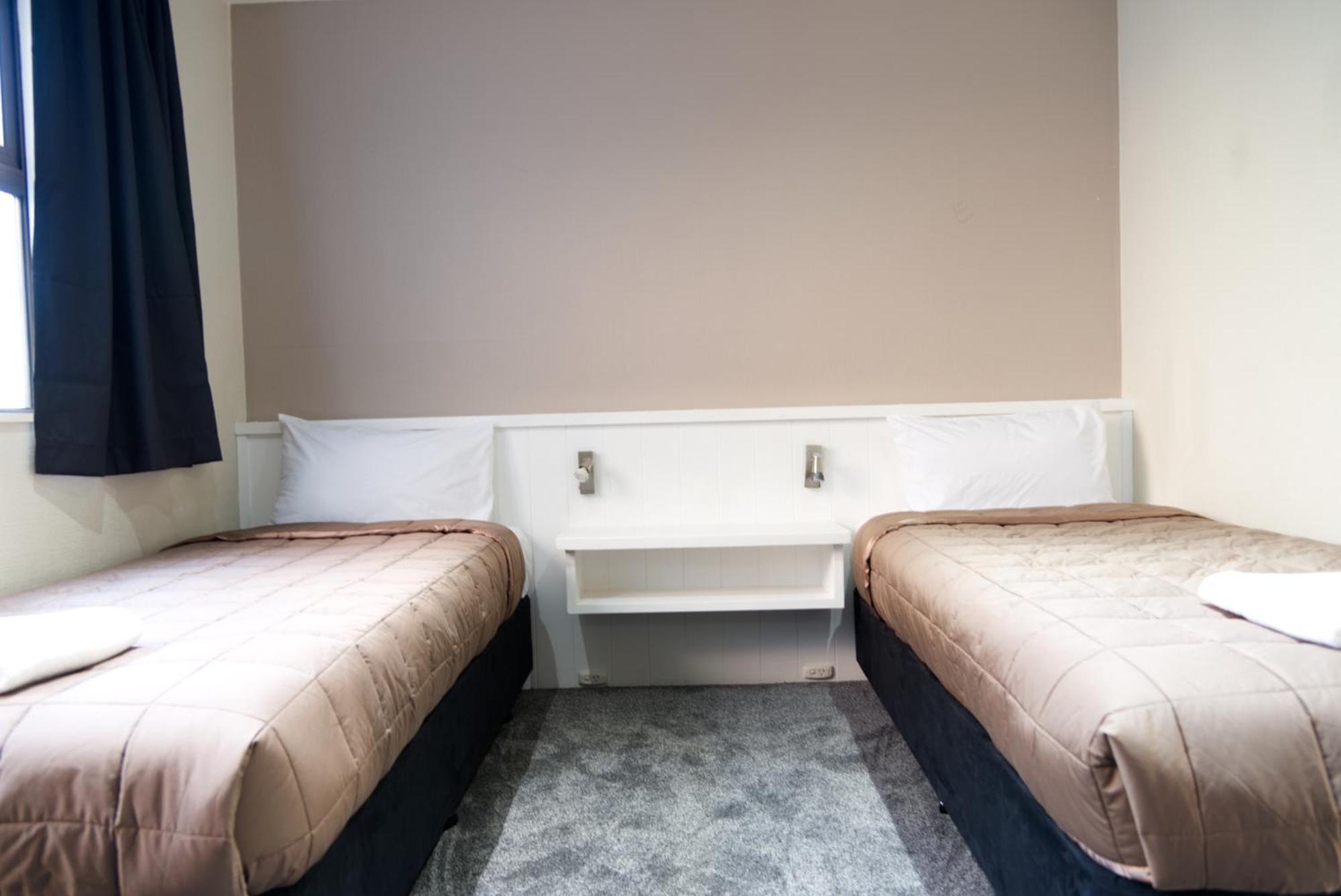Aotea Lodge Porirua Bagian luar foto