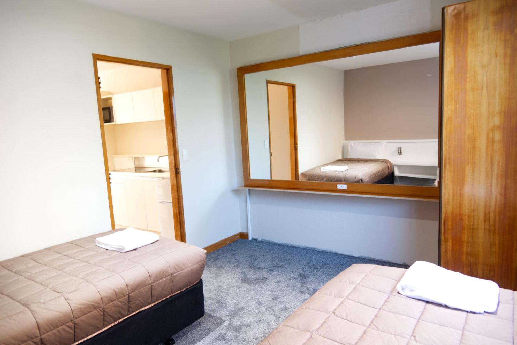 Aotea Lodge Porirua Bagian luar foto