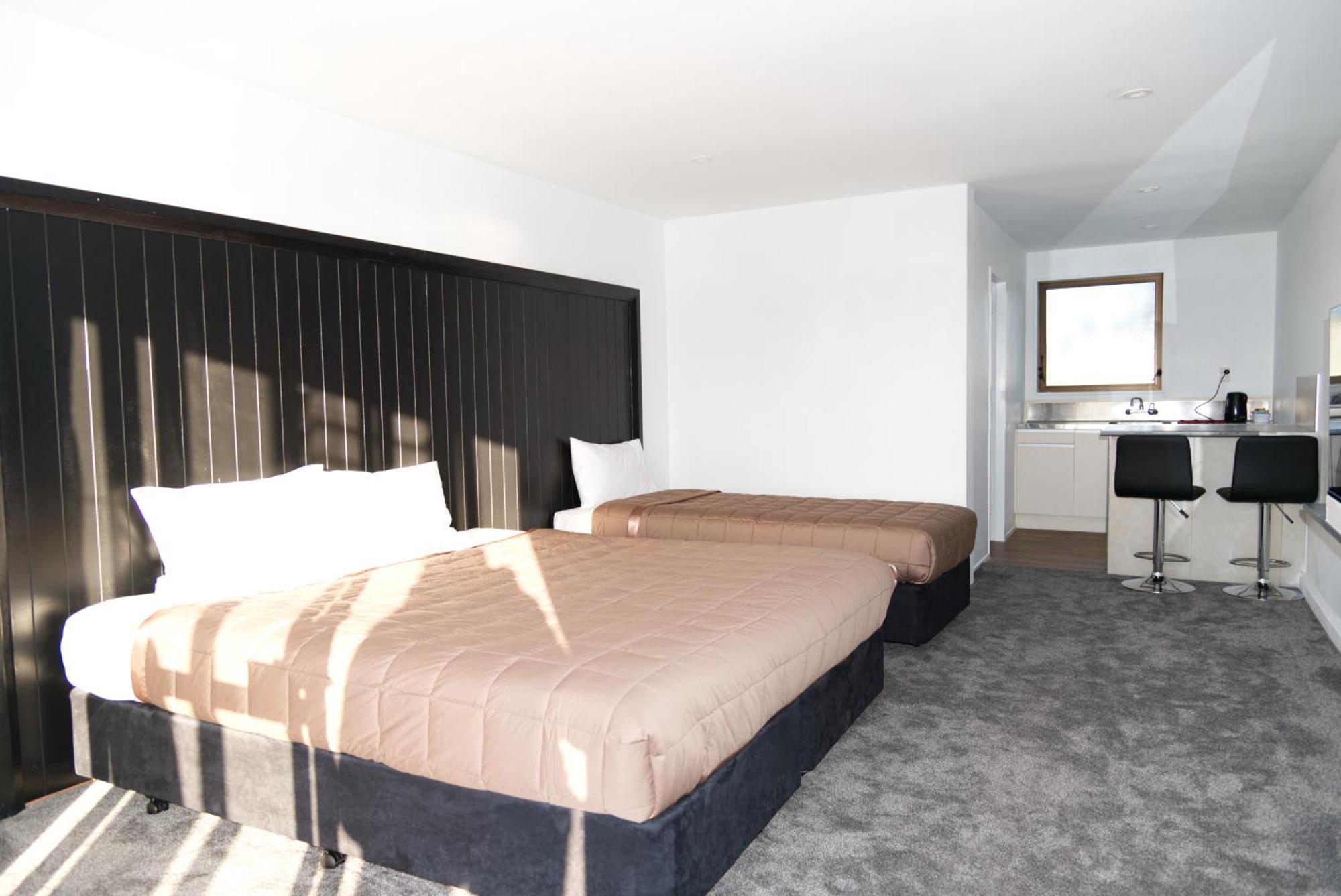 Aotea Lodge Porirua Bagian luar foto