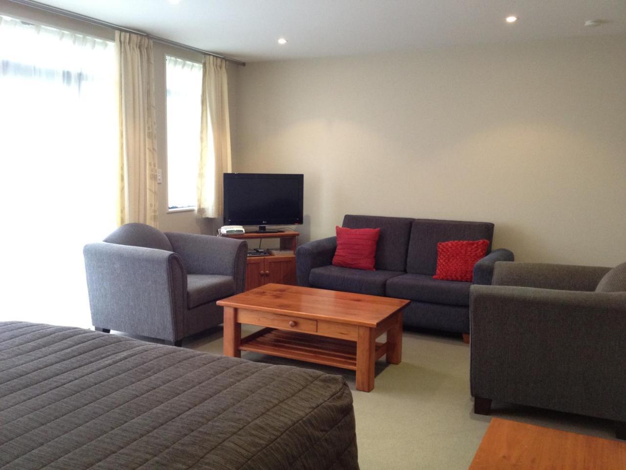 Aotea Lodge Porirua Bagian luar foto