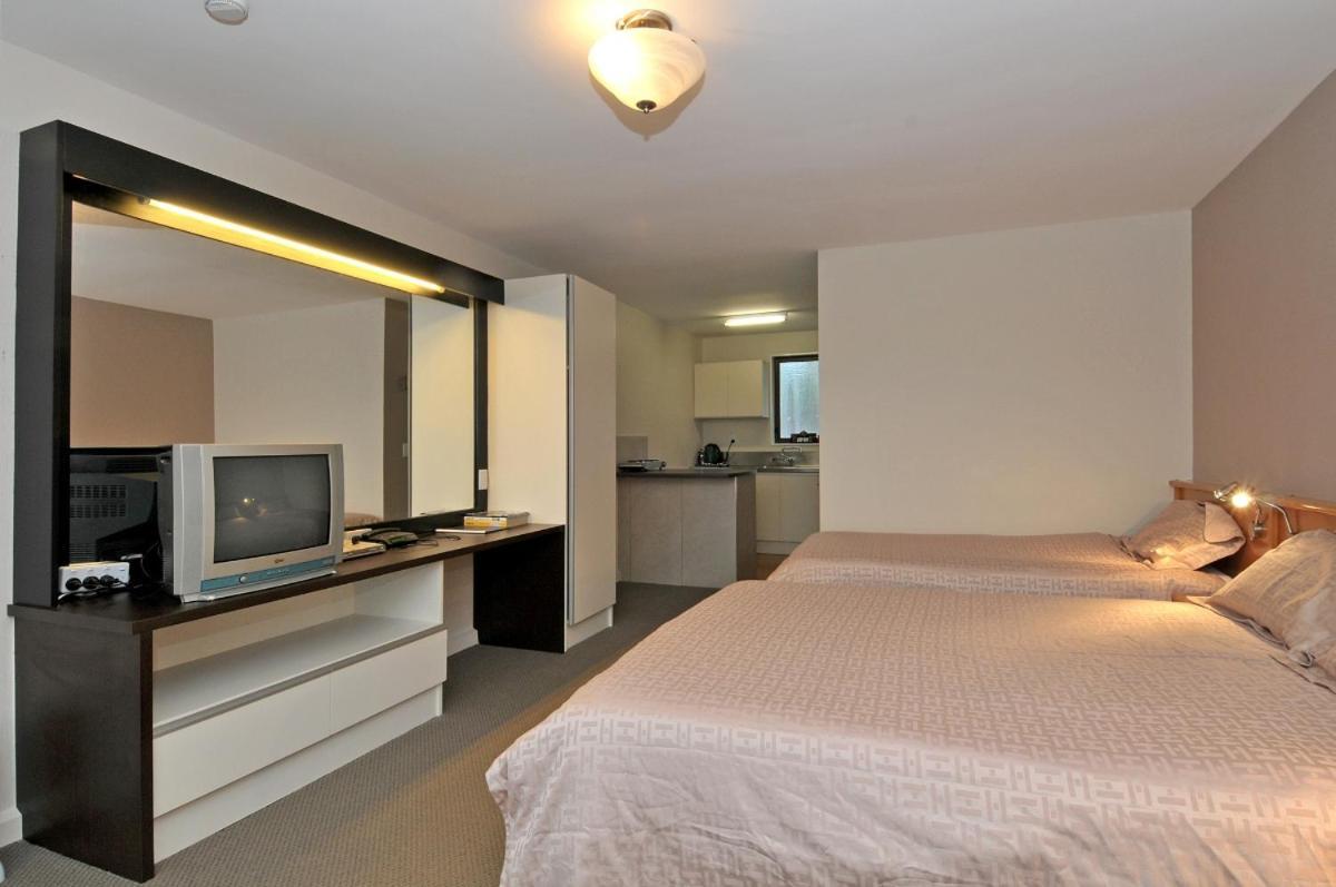 Aotea Lodge Porirua Bagian luar foto