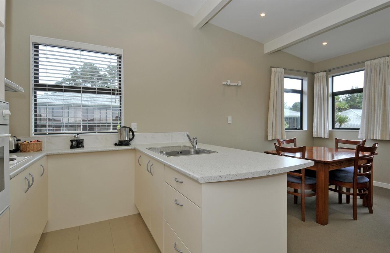Aotea Lodge Porirua Bagian luar foto